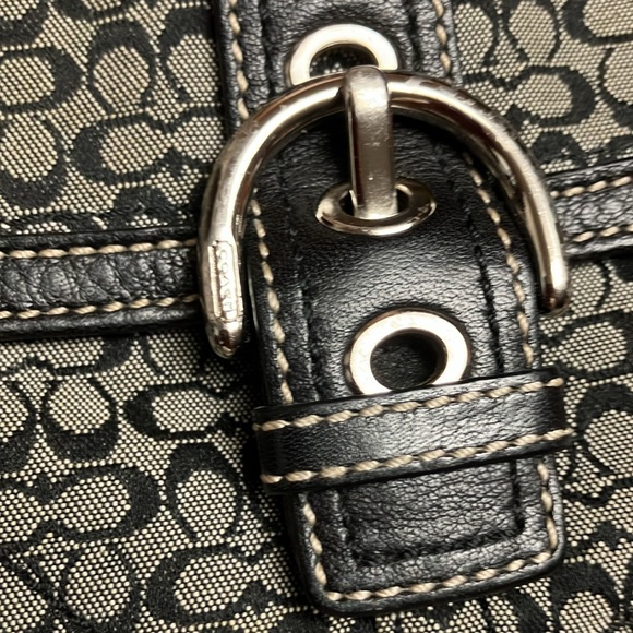 Coach Wristlet - Picture 4 of 12
